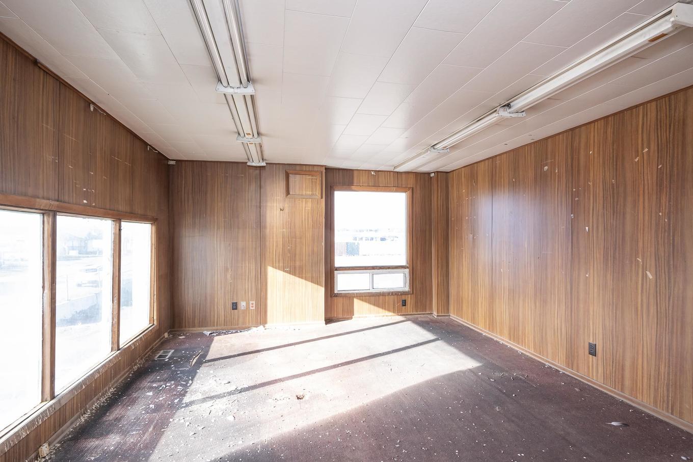 561 Tenth Ave., Thunder Bay, ON