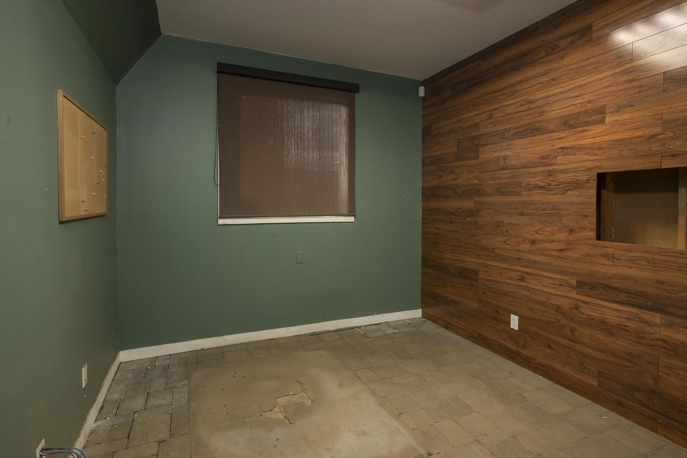 561 Tenth Ave., Thunder Bay, ON