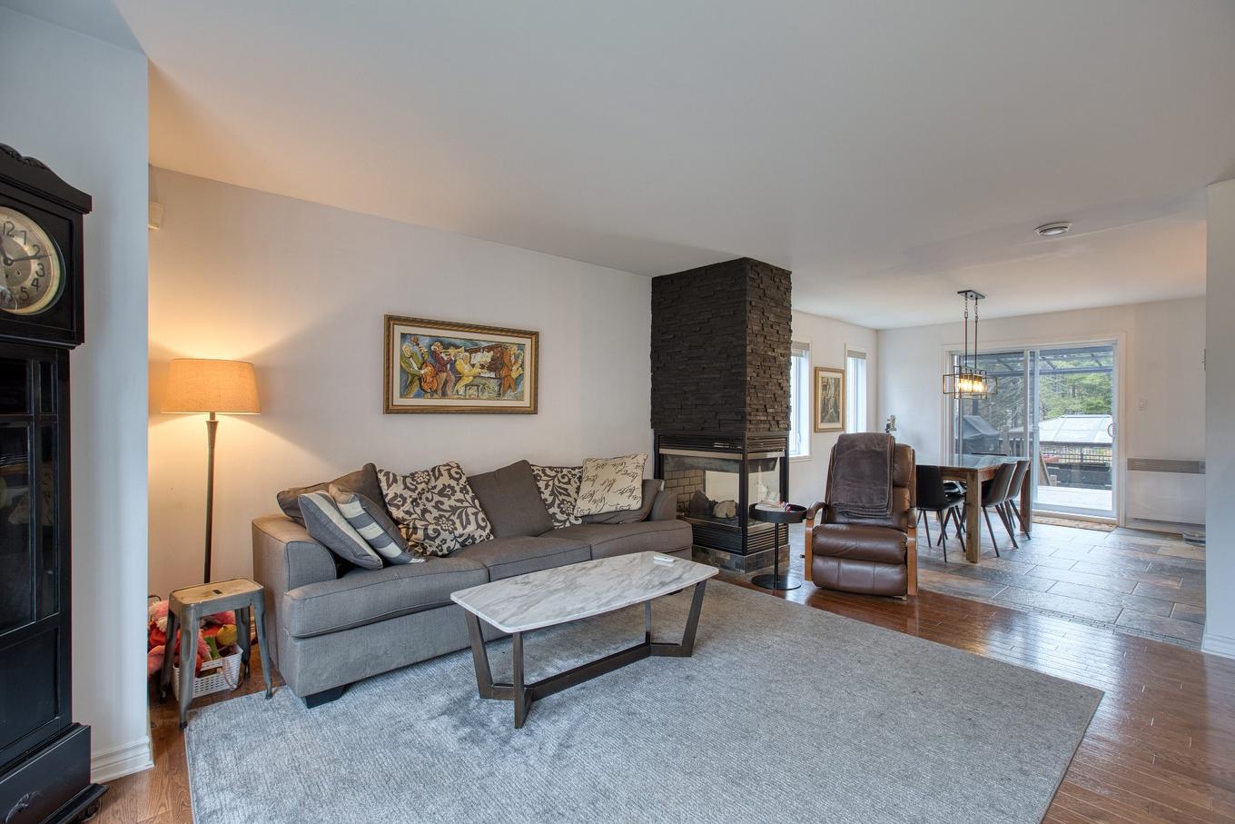 Salon - 311 Ch. Lagounaris, Saint-Sauveur, QC - Indoor Photo Showing Living Room