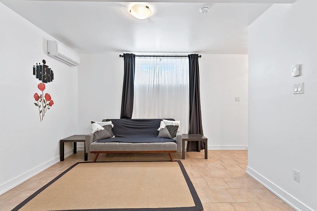 Living room - 329 Rue James, Shawville, QC - Indoor Photo Showing Other Room