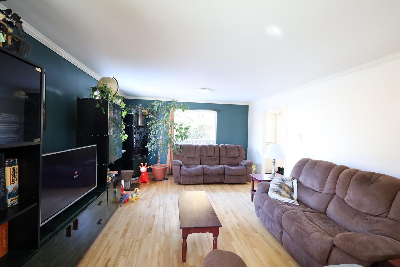 Living room - 985 Rue Adélard, Saint-Pascal, QC - Indoor Photo Showing Living Room