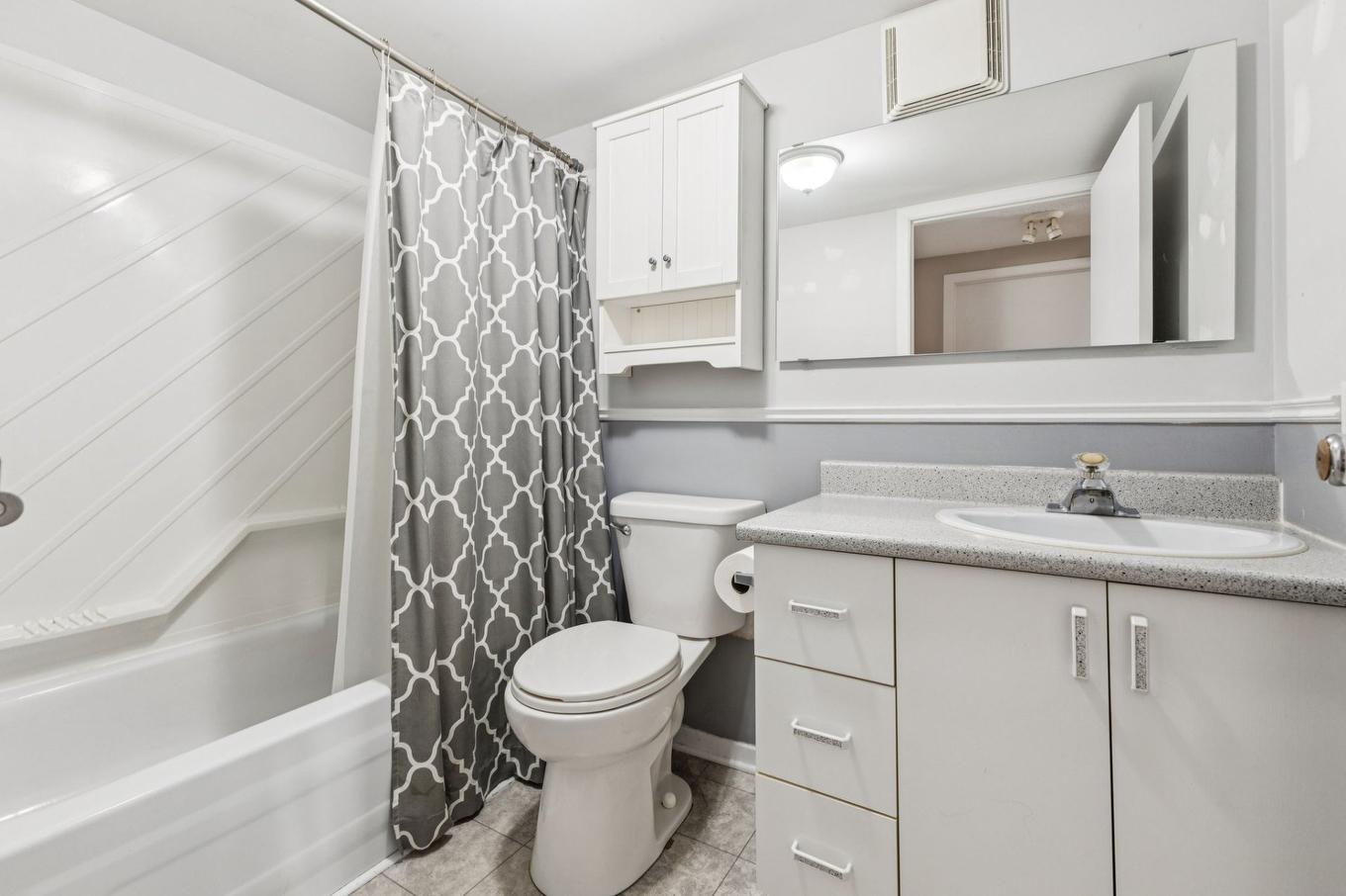 Salle de bains - 50 Rue De Nevers, Gatineau (Gatineau), QC - Indoor Photo Showing Bathroom