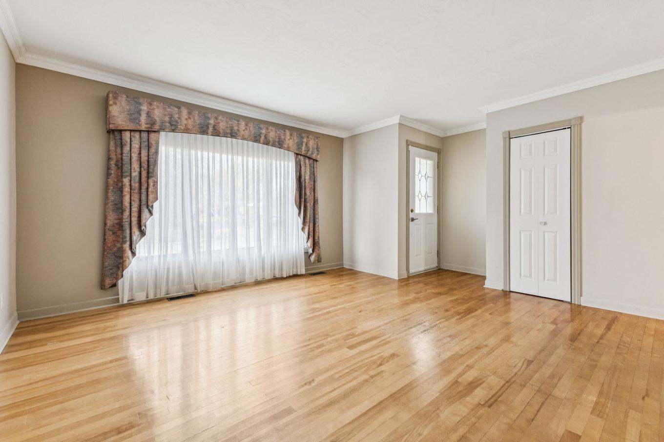 Salon - 50 Rue De Nevers, Gatineau (Gatineau), QC - Indoor Photo Showing Other Room