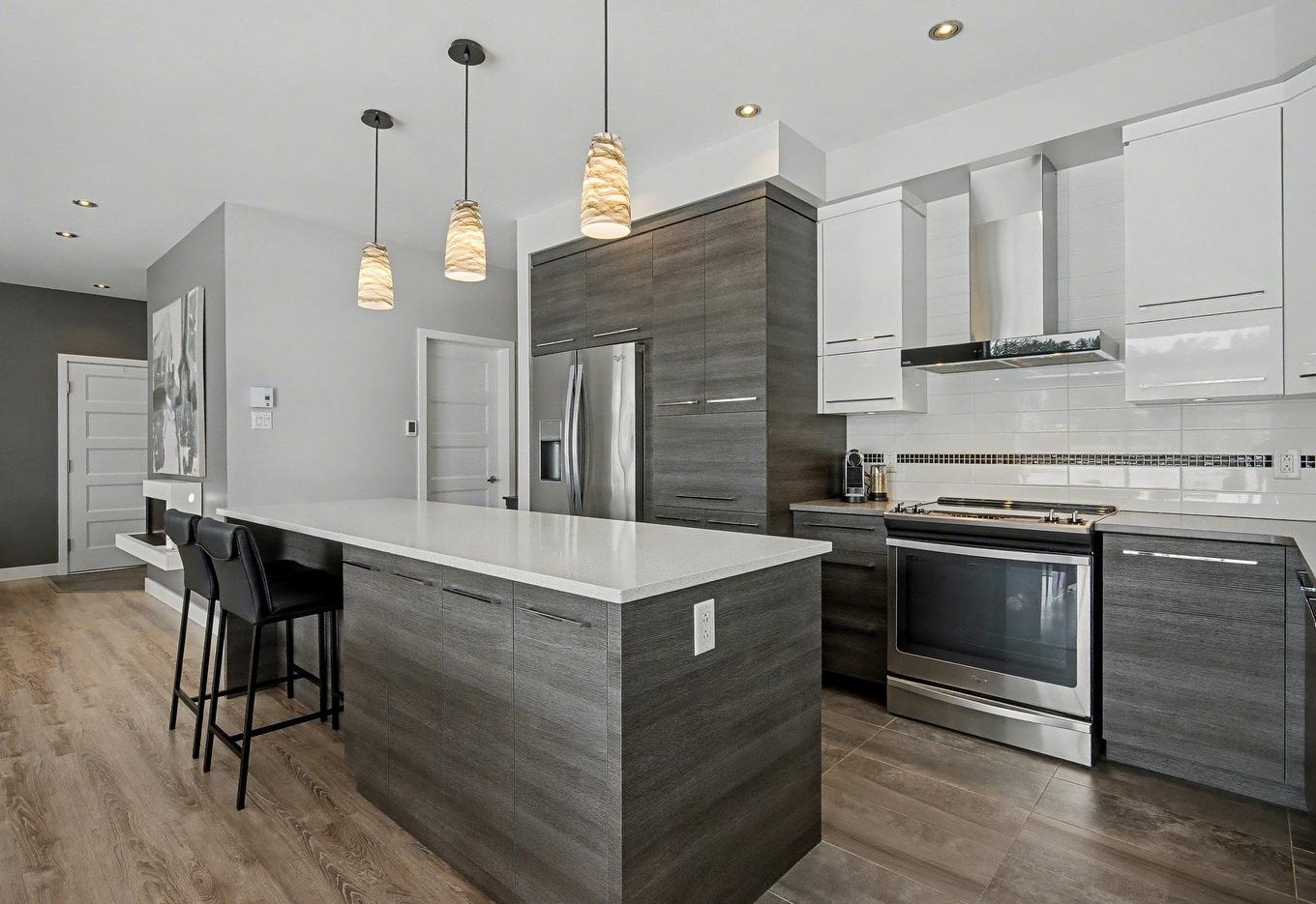 Cuisine - 101-466 Rue Jean-Talon, Saint-Jean-Sur-Richelieu, QC - Indoor Photo Showing Kitchen With Upgraded Kitchen