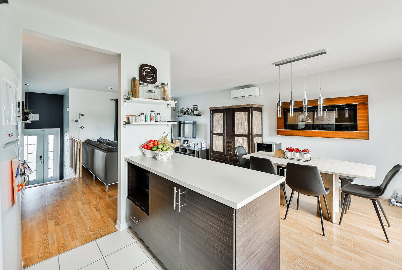 Vue d'ensemble - 10350 Rue Du Sauvignon, Mirabel, QC - Indoor Photo Showing Other Room