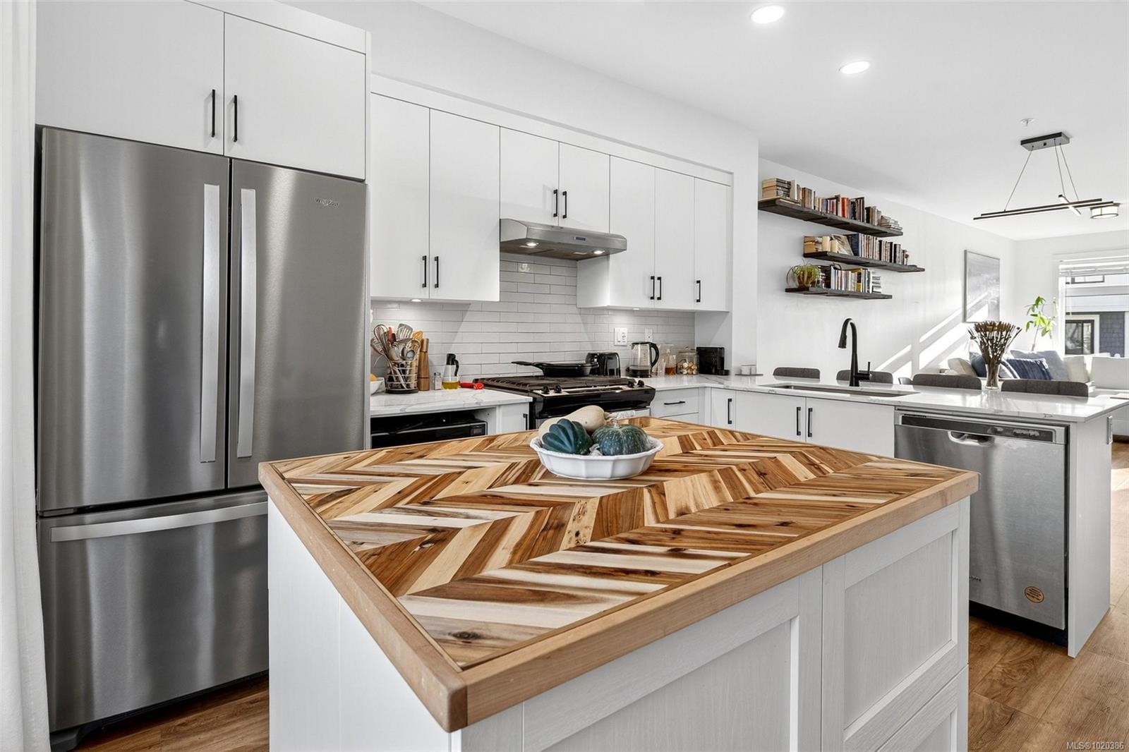 21-255 Caspian Dr, Colwood, BC