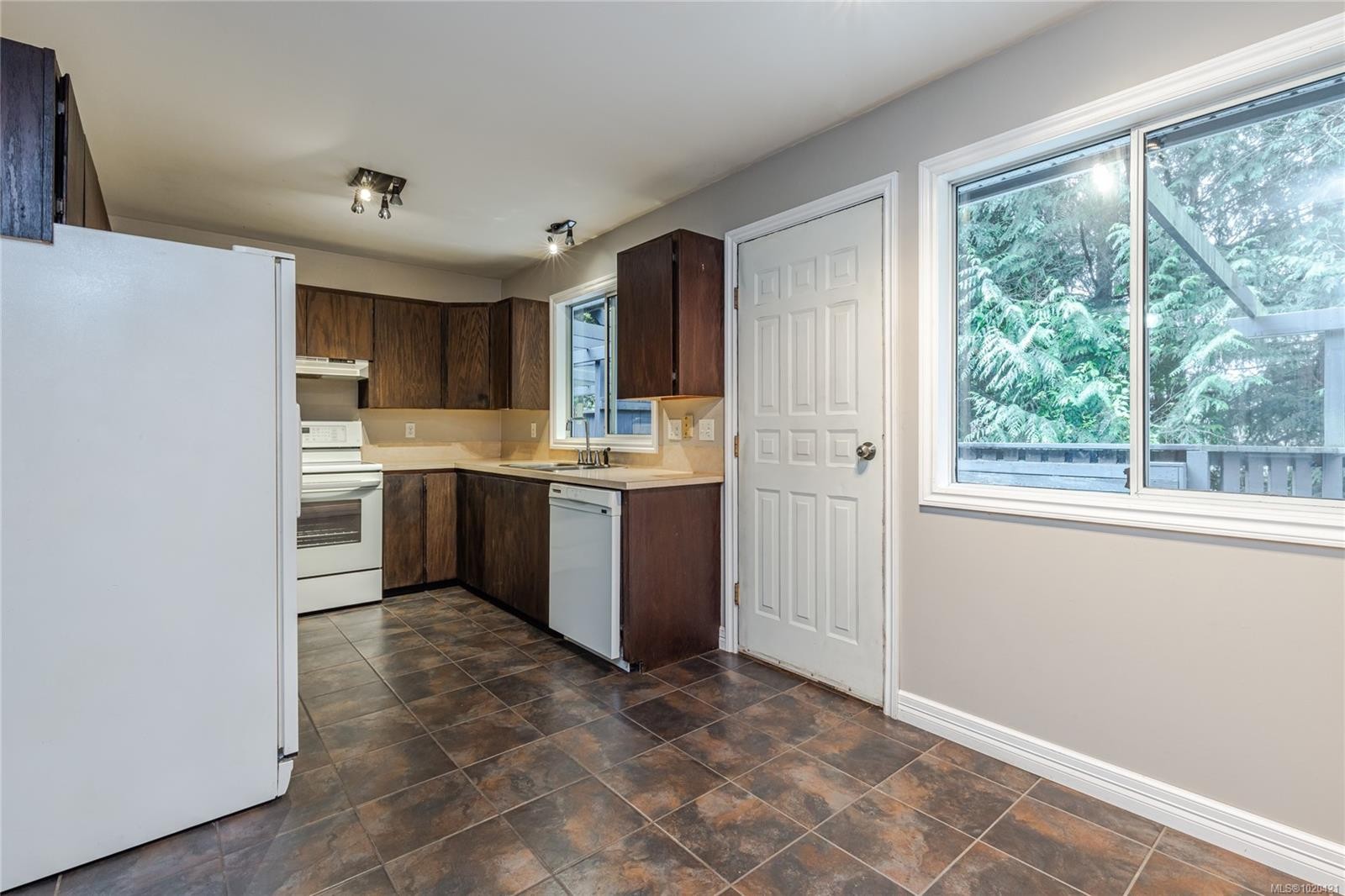 6027 Marie Pl, Nanaimo, BC