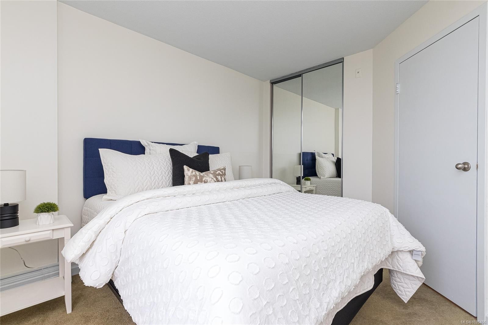 502-620 Toronto St, Victoria, BC - Indoor Photo Showing Bedroom