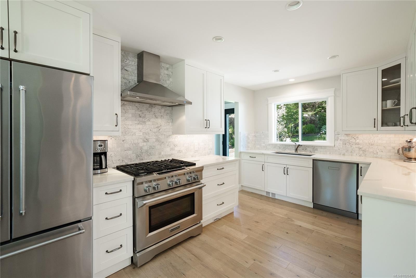 2780 Arbutus Rd, Saanich, BC