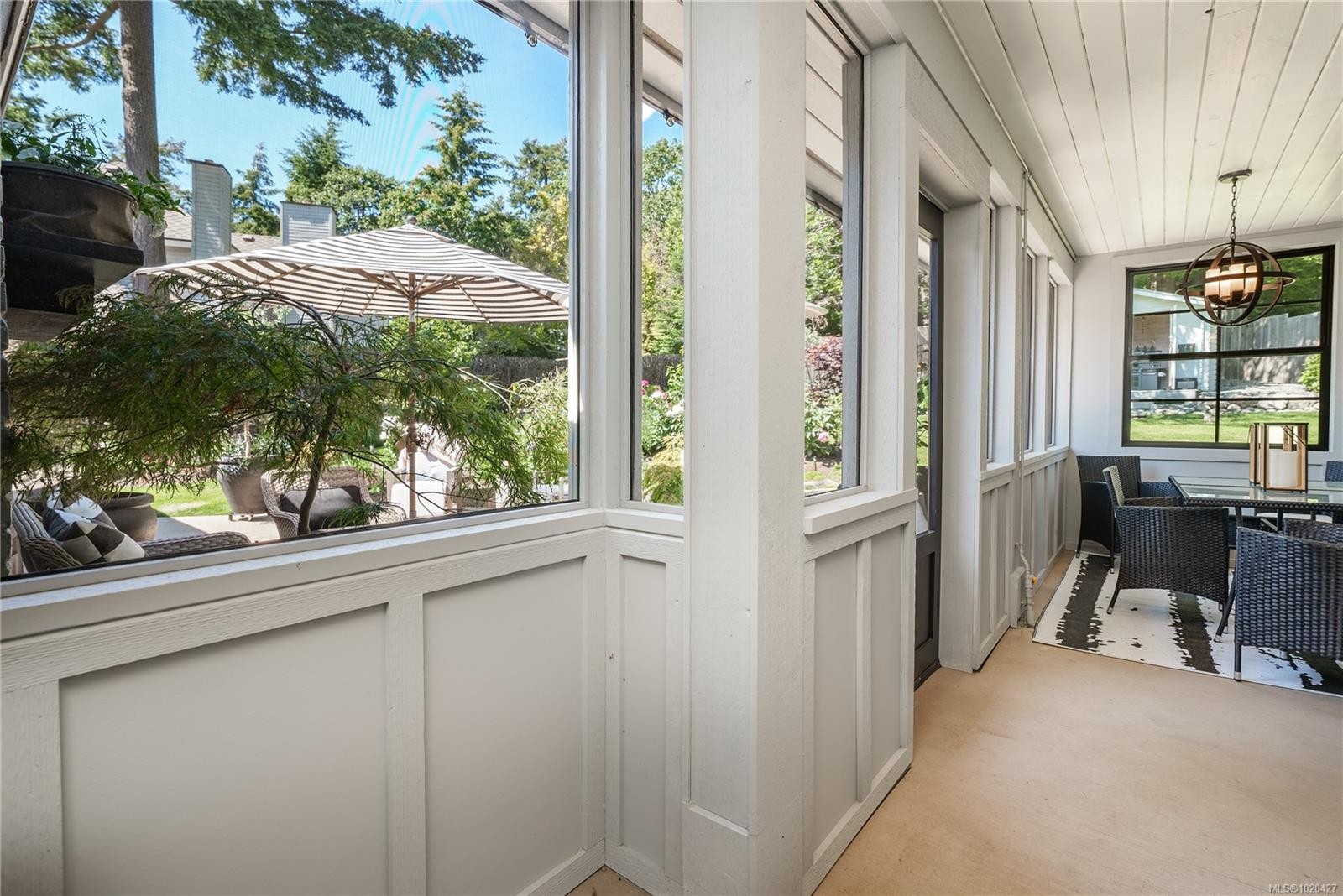 2780 Arbutus Rd, Saanich, BC