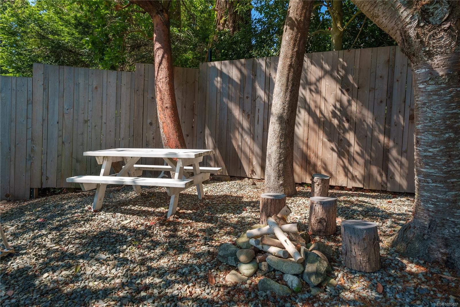 2780 Arbutus Rd, Saanich, BC