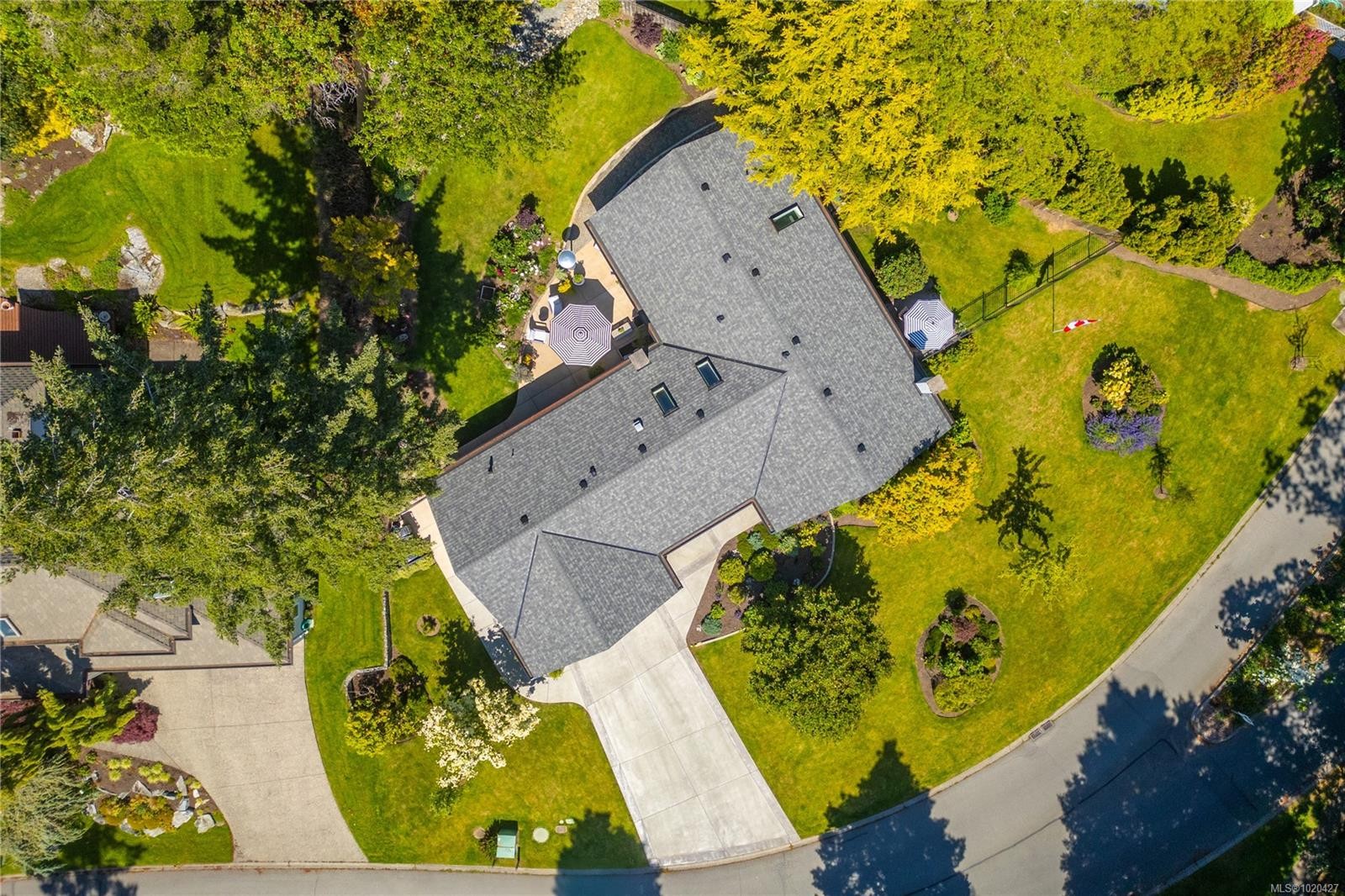 2780 Arbutus Rd, Saanich, BC