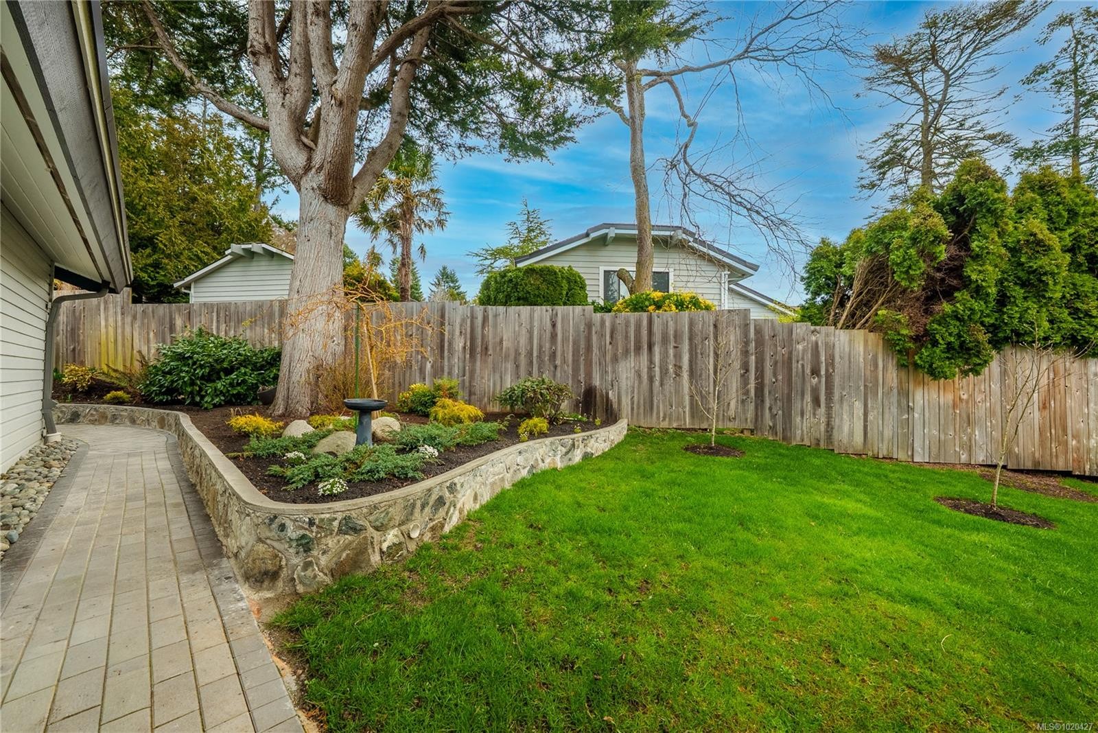 2780 Arbutus Rd, Saanich, BC