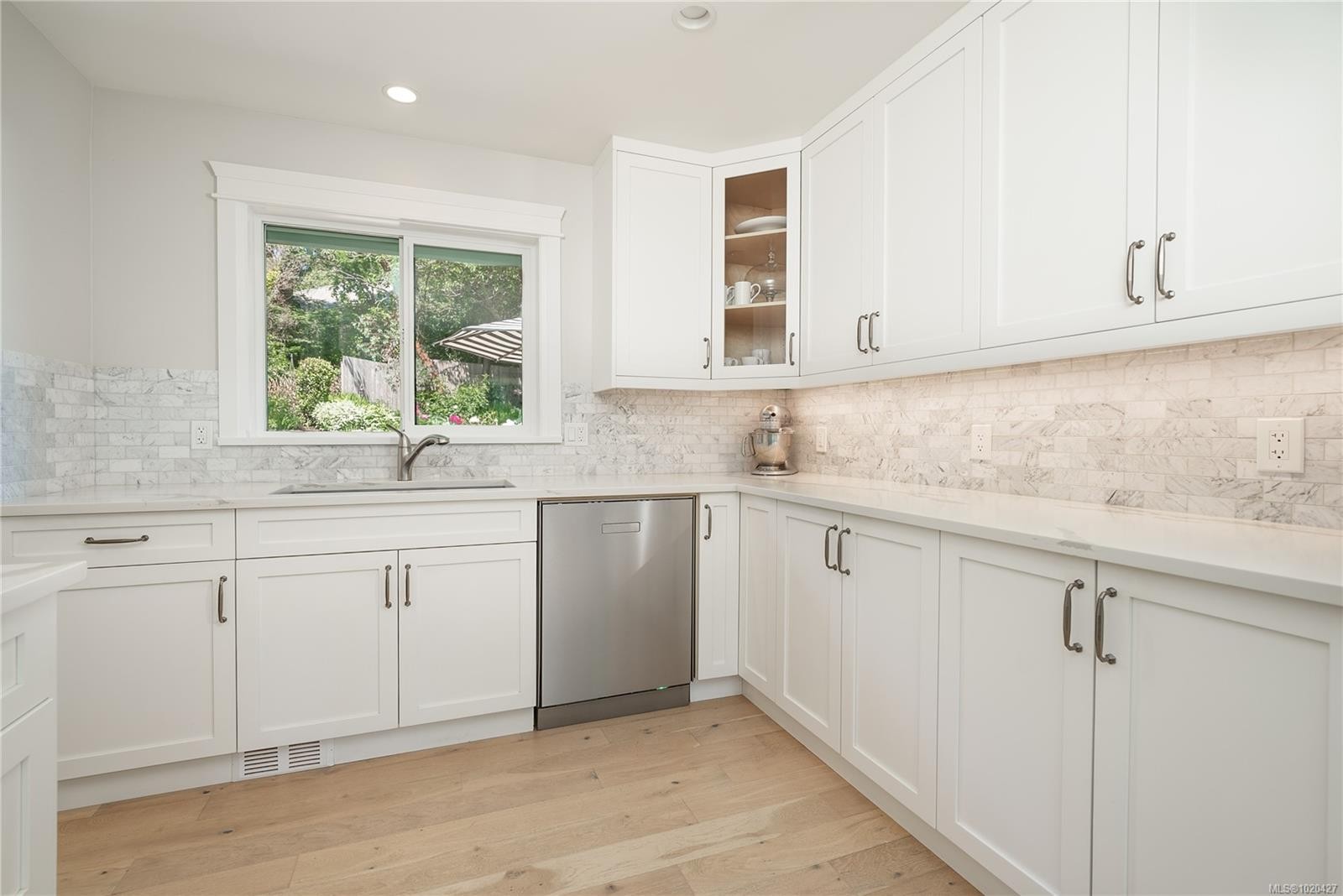 2780 Arbutus Rd, Saanich, BC