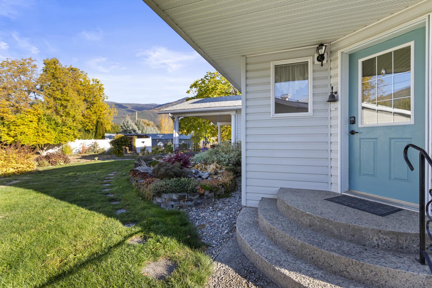409 33Rd Avenue, Erickson, BC - Outdoor With Exterior