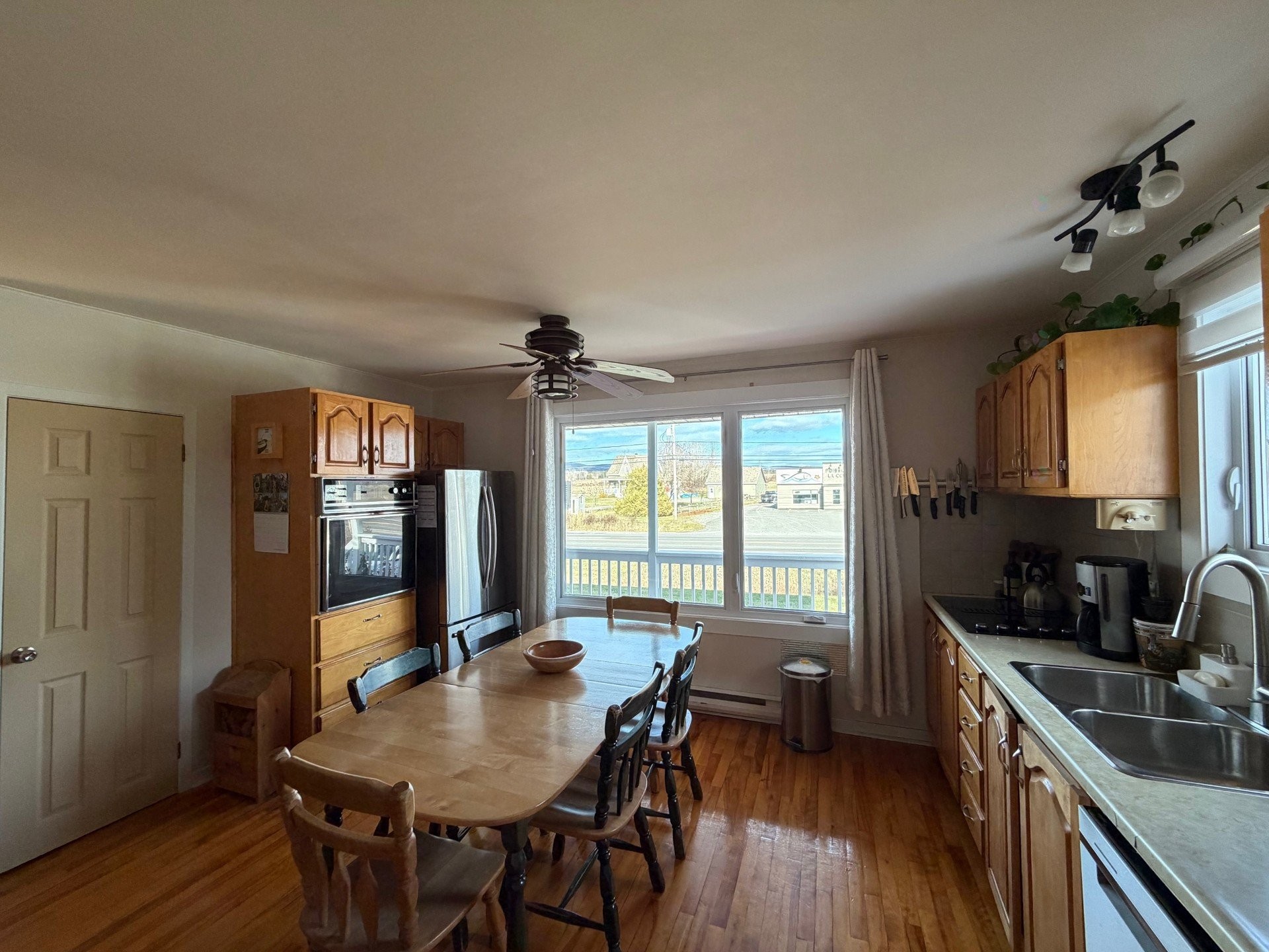 Kitchen - 278 Boul. Perron O., Caplan, QC - Indoor Photo Showing Other Room