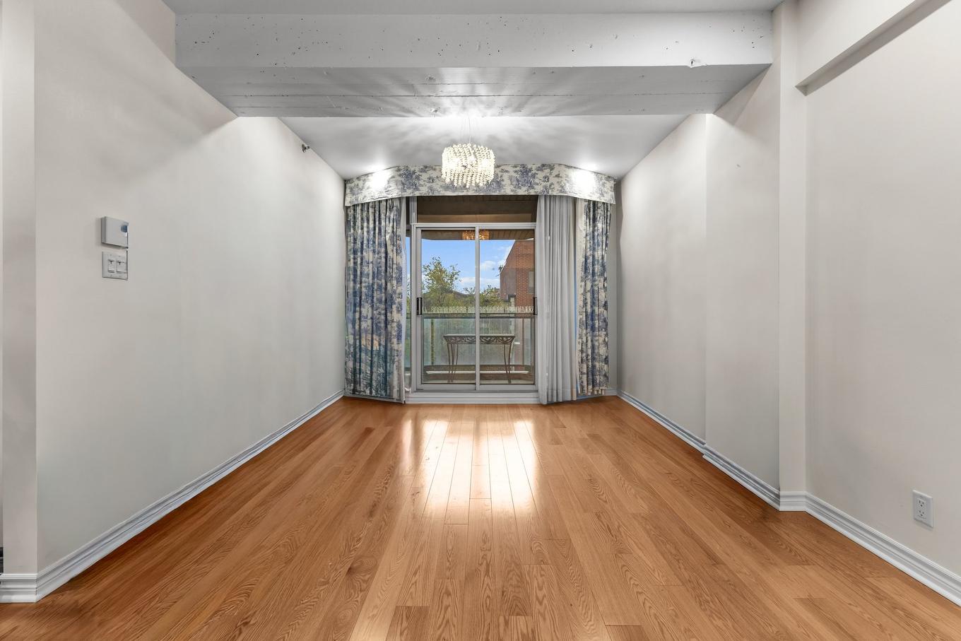 Bureau - 41-1275 Av. Van Horne, Montréal (Outremont), QC - Indoor Photo Showing Other Room