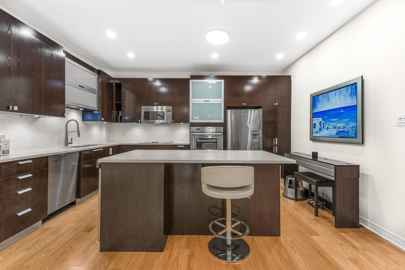 Cuisine - 41-1275 Av. Van Horne, Montréal (Outremont), QC - Indoor Photo Showing Kitchen With Upgraded Kitchen