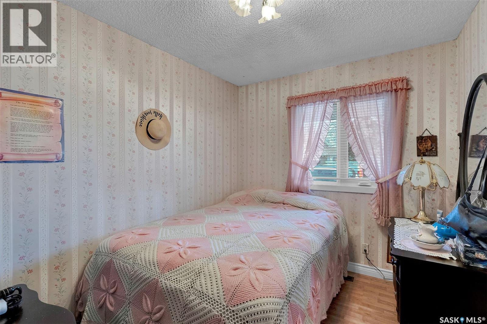 118 Mcsherry Crescent, Regina, SK - Indoor Photo Showing Bedroom