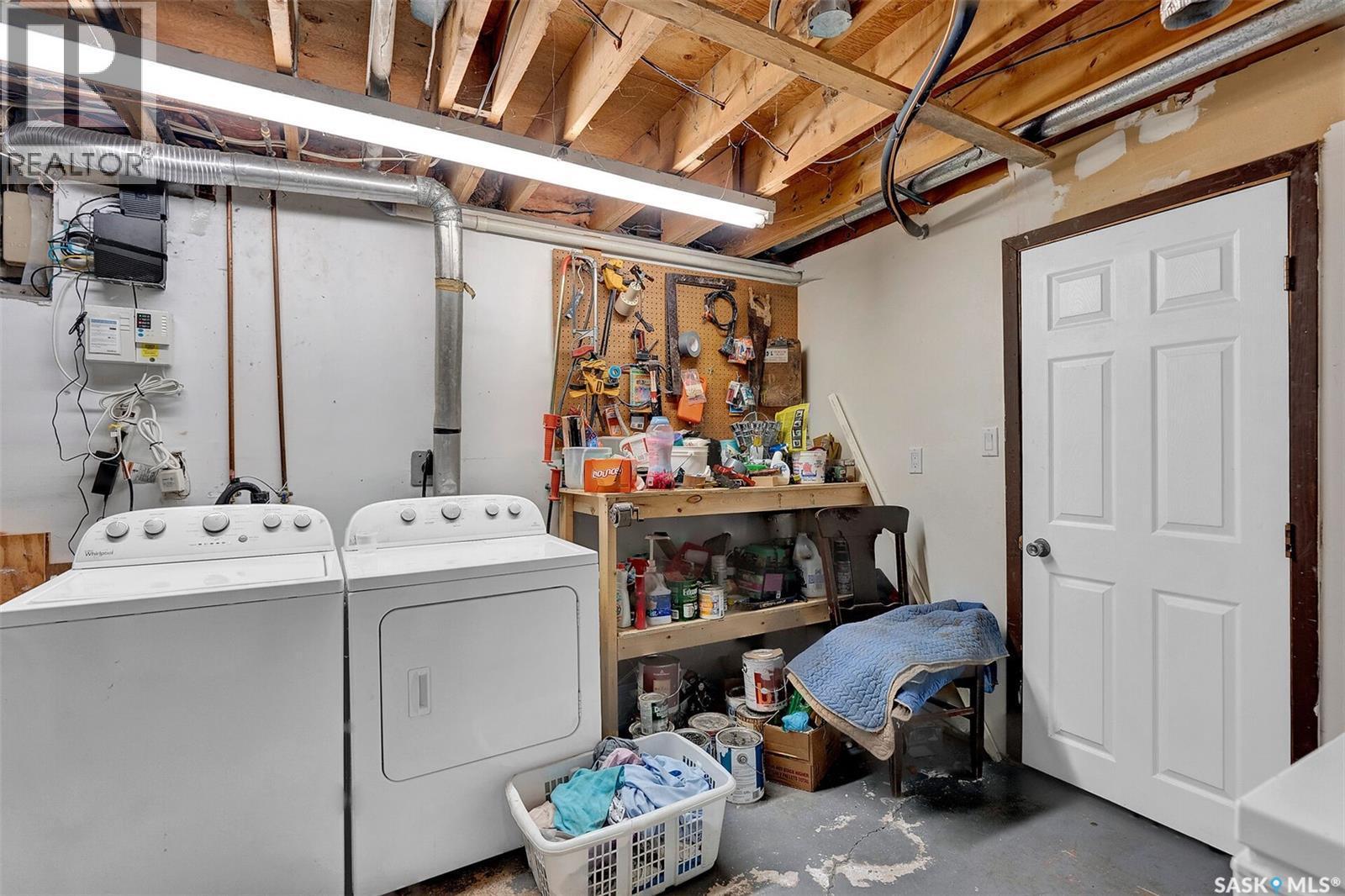 118 Mcsherry Crescent, Regina, SK - Indoor Photo Showing Laundry Room
