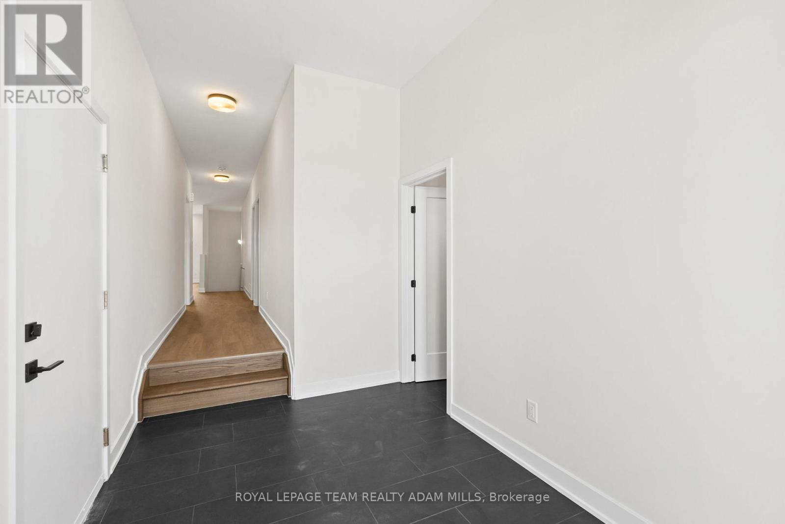 1047 Moore Street, Brockville, ON - Indoor Photo Showing Other Room