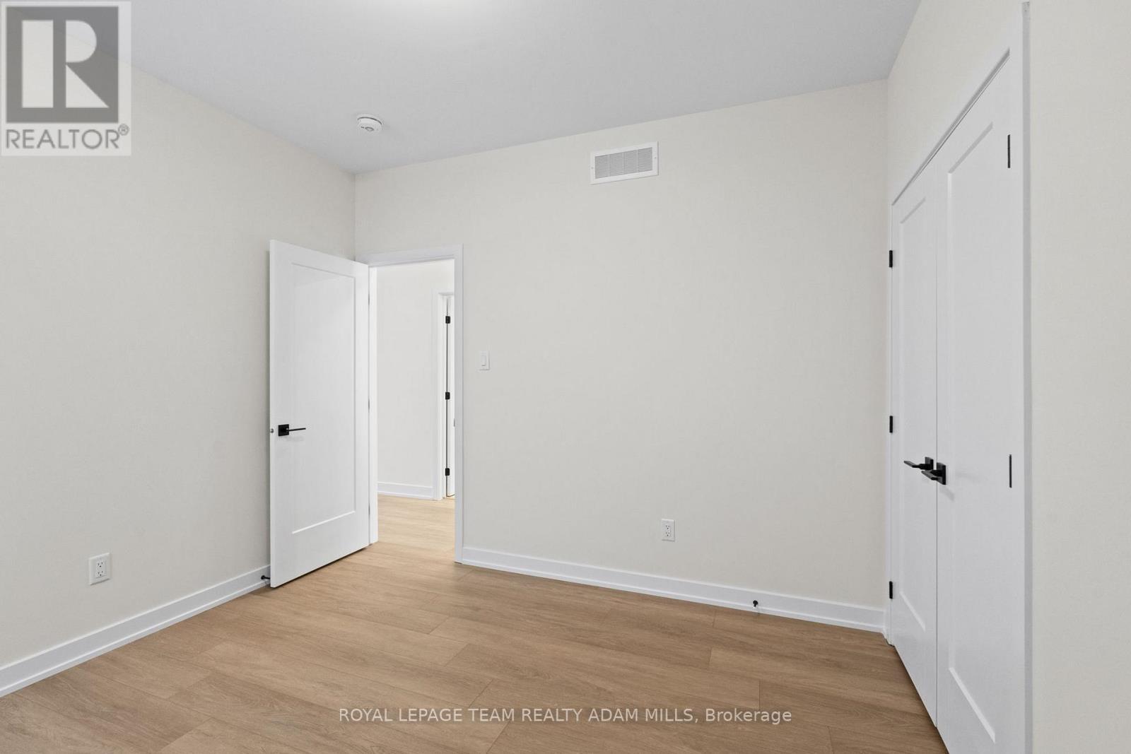 Bedroom 2 - 1047 Moore Street, Brockville, ON - Indoor Photo Showing Other Room