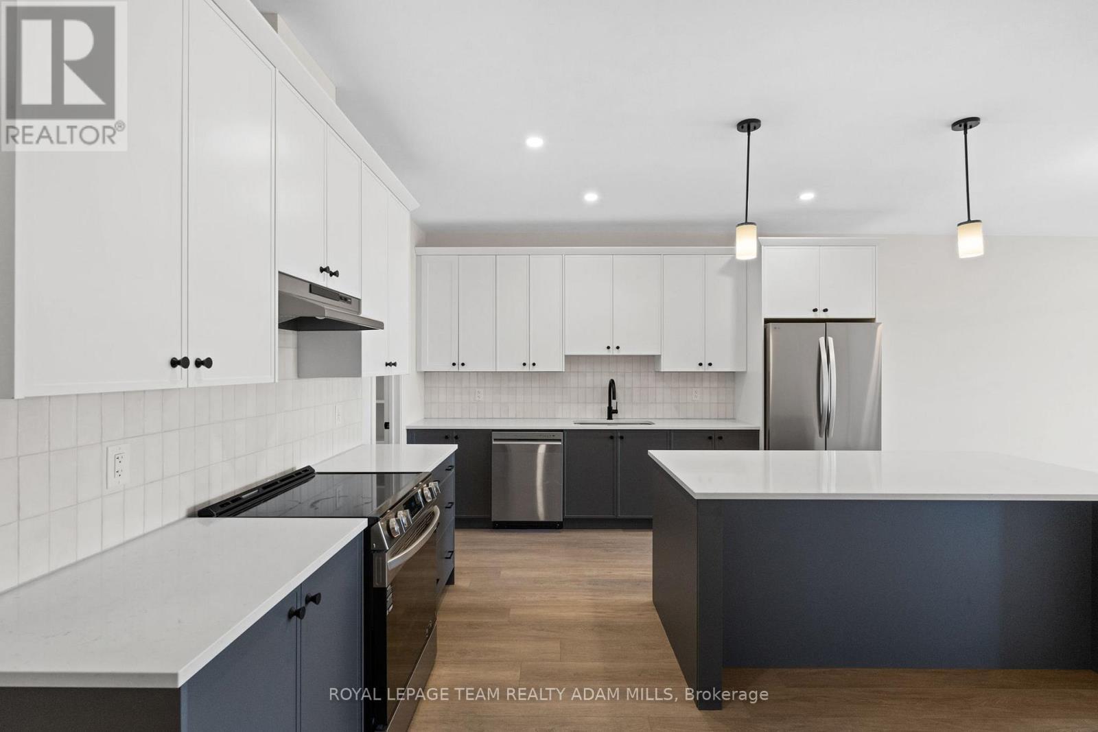 1047 Moore Street, Brockville, ON - Indoor Photo Showing Kitchen With Upgraded Kitchen