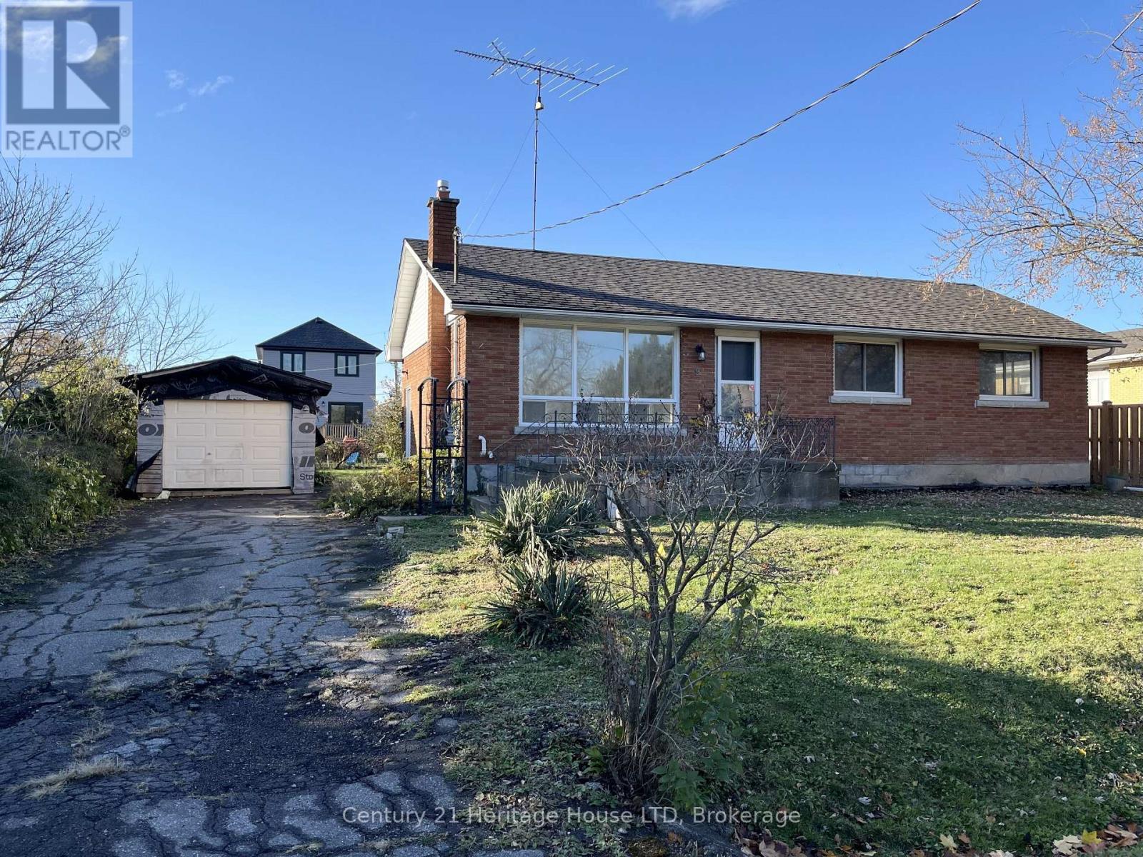 9 Mckay Street, St. Catharines (Western Hill), ON - Outdoor