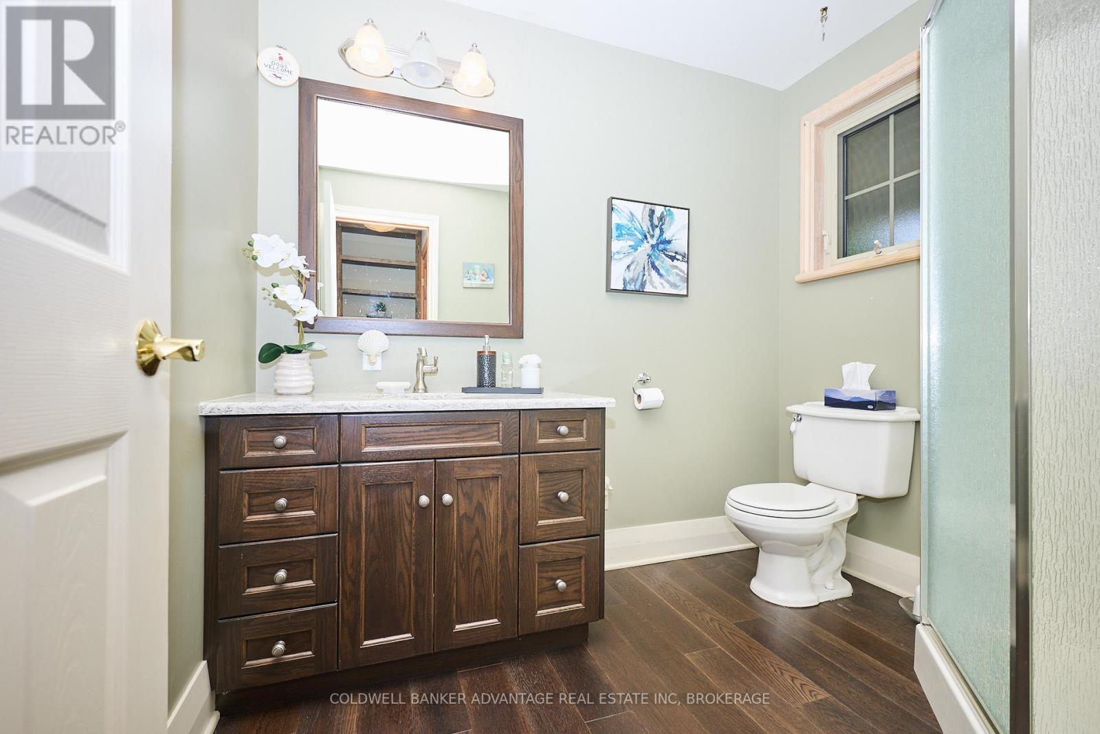 4698 Sandy Cove Drive, Lincoln (Lincoln Lake), ON - Indoor Photo Showing Bathroom