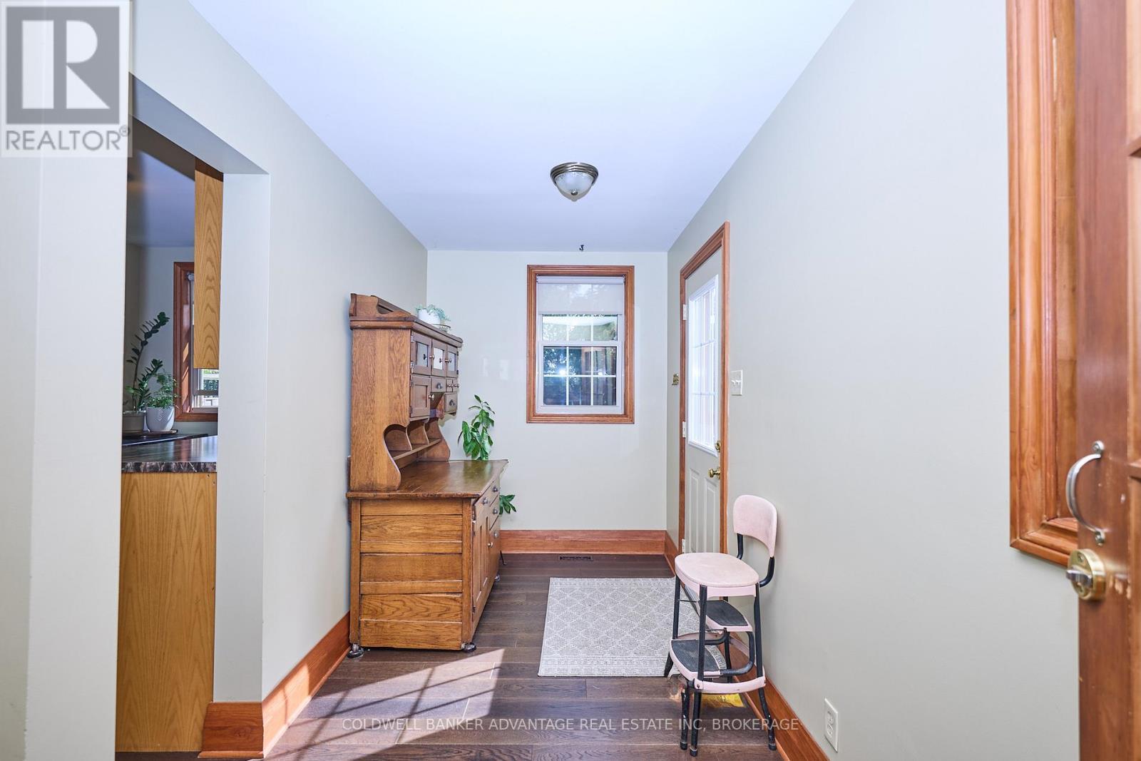 4698 Sandy Cove Drive, Lincoln (Lincoln Lake), ON - Indoor Photo Showing Other Room