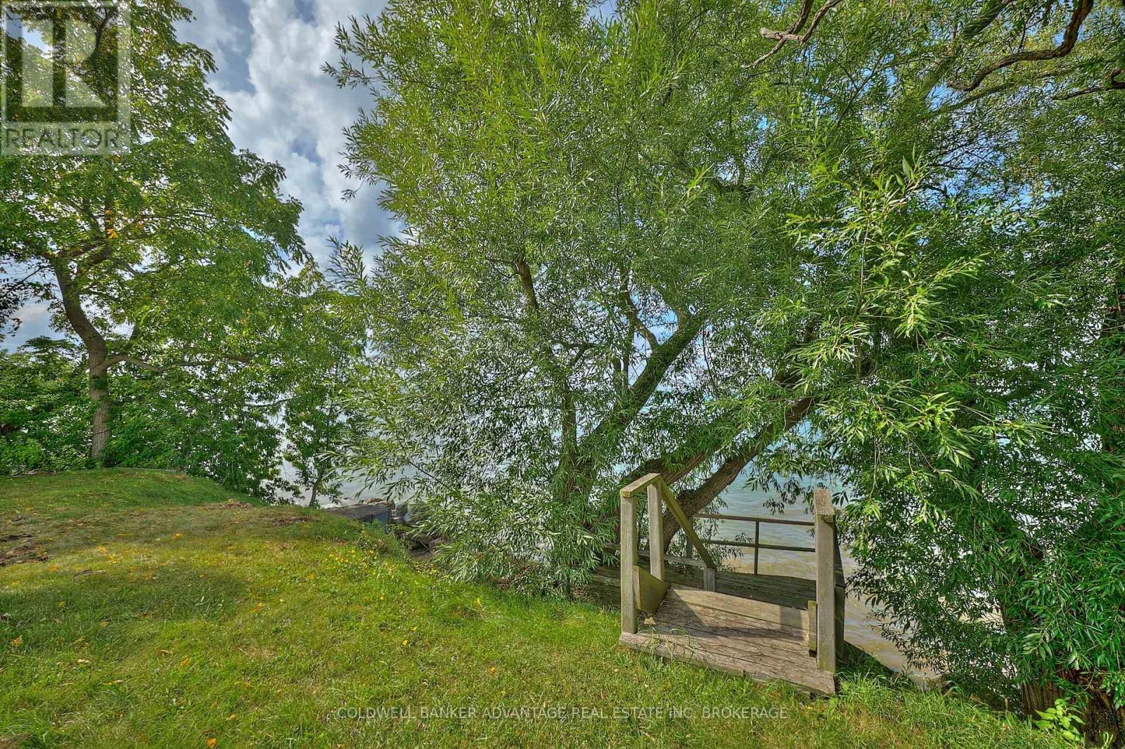 4698 Sandy Cove Drive, Lincoln (Lincoln Lake), ON - Outdoor