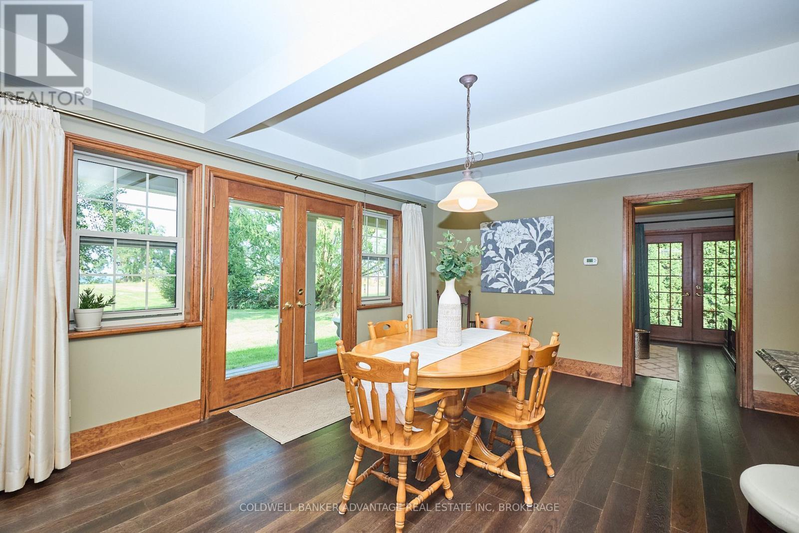4698 Sandy Cove Drive, Lincoln (Lincoln Lake), ON - Indoor Photo Showing Dining Room