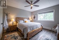 King-size primary bedroom -