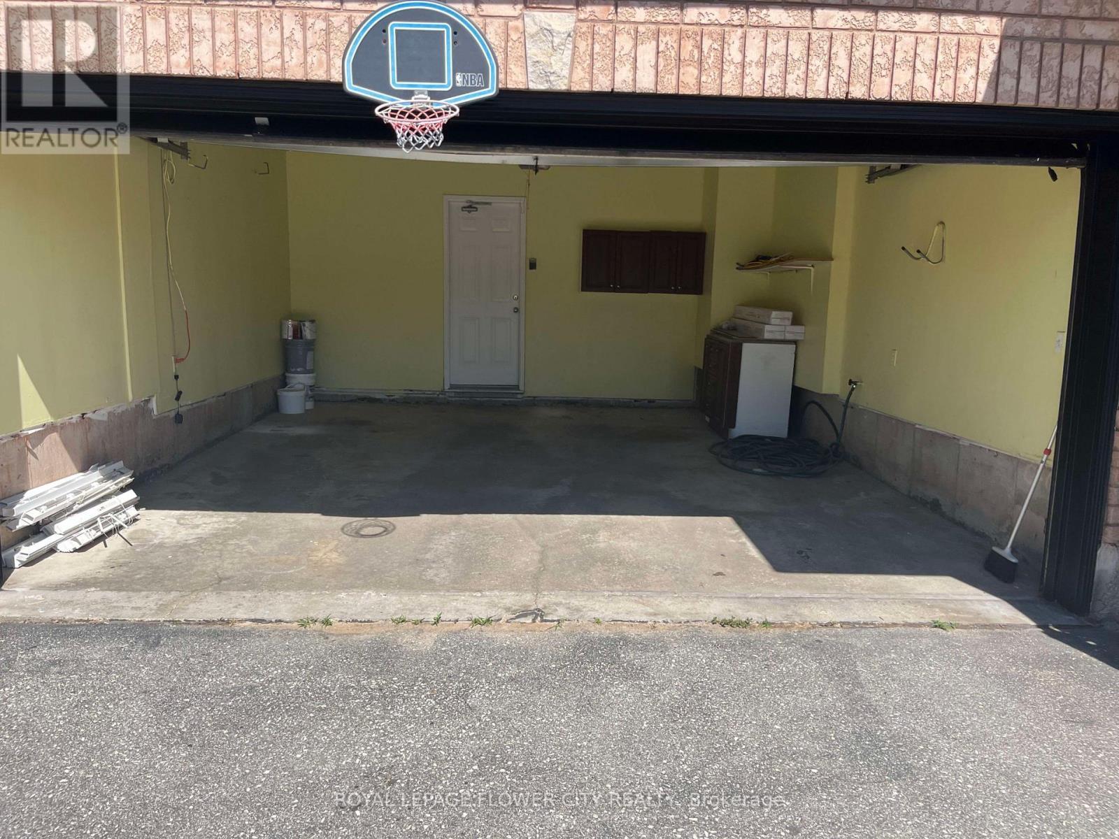 20 Four Seasons Circle, Brampton, ON - Outdoor