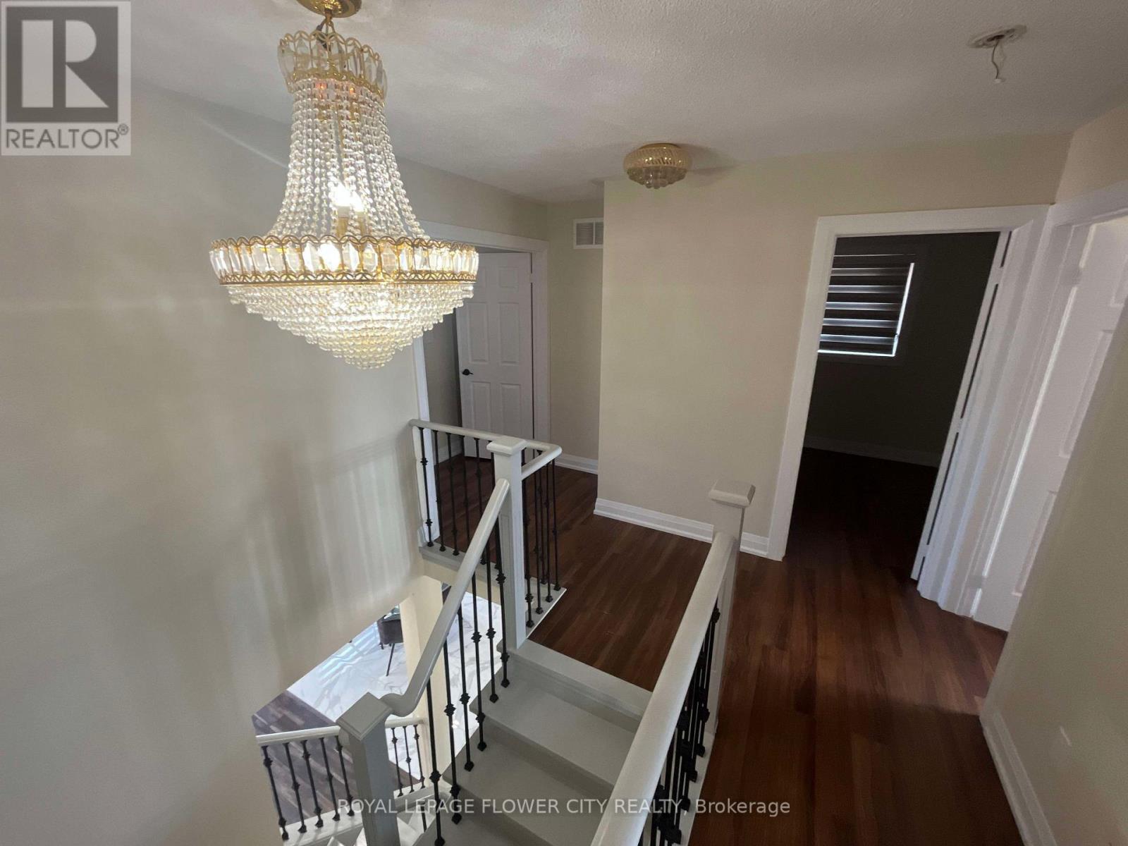 20 Four Seasons Circle, Brampton, ON - Indoor Photo Showing Other Room