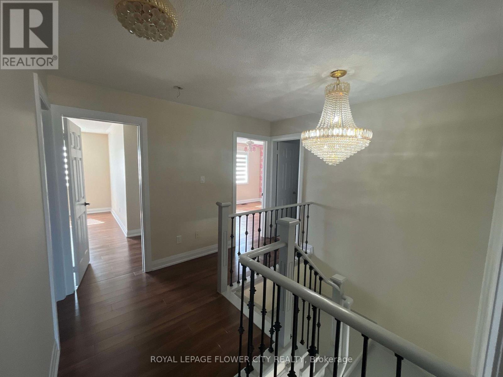 20 Four Seasons Circle, Brampton, ON - Indoor Photo Showing Other Room