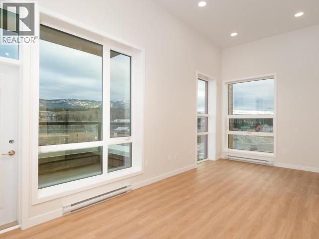 301-202 Lowe Street, Whitehorse, YT - Indoor Photo Showing Other Room