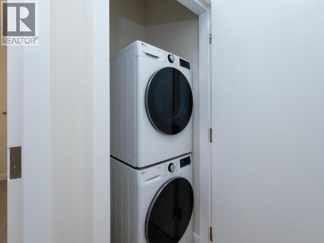 301-202 Lowe Street, Whitehorse, YT - Indoor Photo Showing Laundry Room