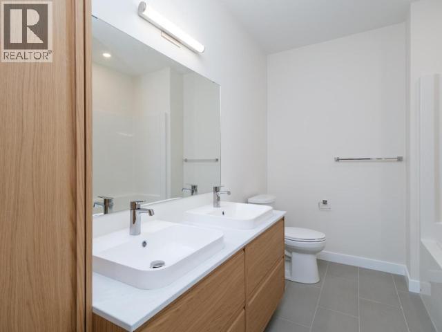 301-202 Lowe Street, Whitehorse, YT - Indoor Photo Showing Bathroom
