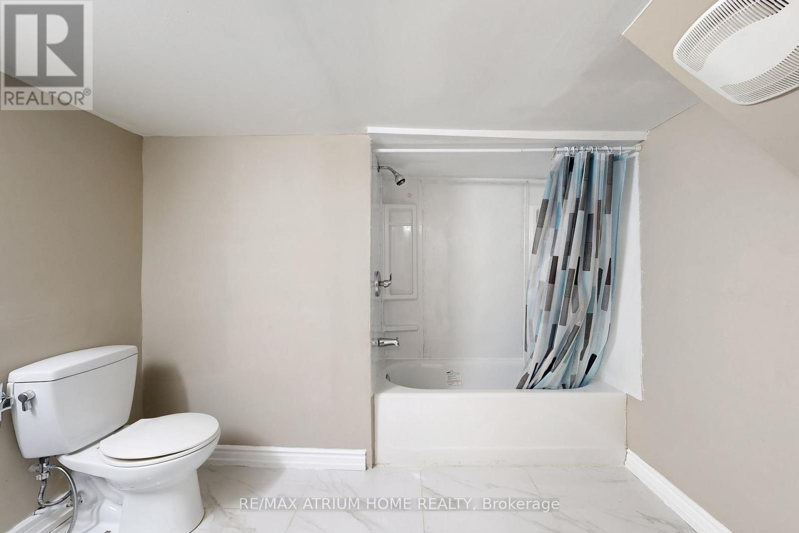 3 Plumbrook Crescent, Toronto, ON - Indoor Photo Showing Bathroom