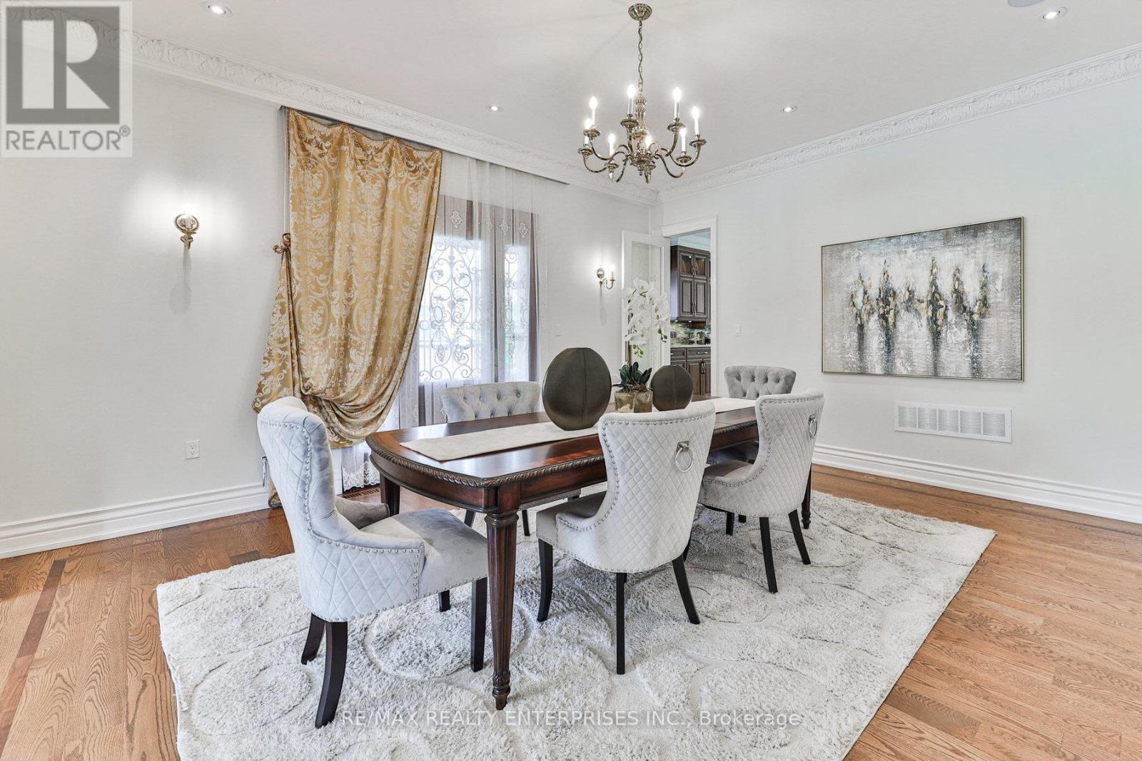 1511 Broadmoor Avenue, Mississauga, ON - Indoor Photo Showing Dining Room