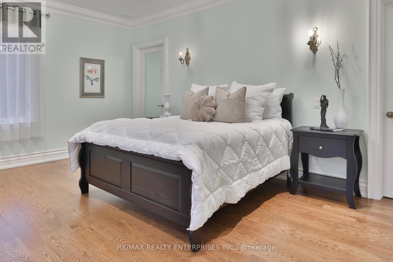 1511 Broadmoor Avenue, Mississauga, ON - Indoor Photo Showing Bedroom