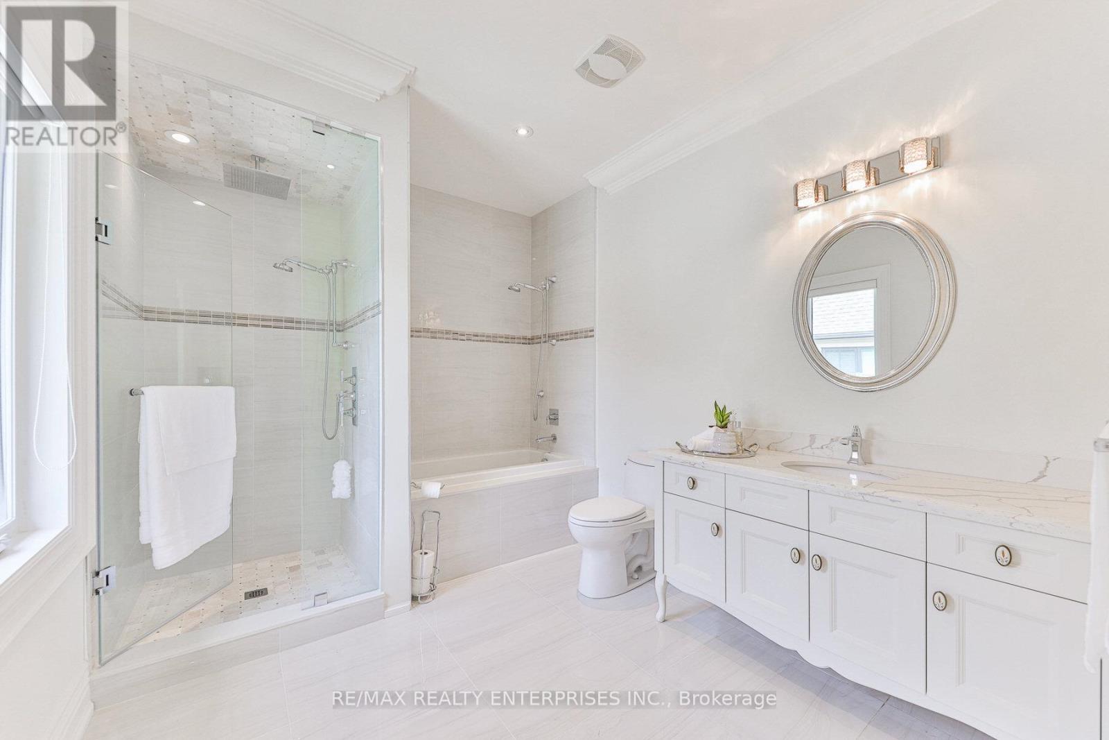 1511 Broadmoor Avenue, Mississauga, ON - Indoor Photo Showing Bathroom