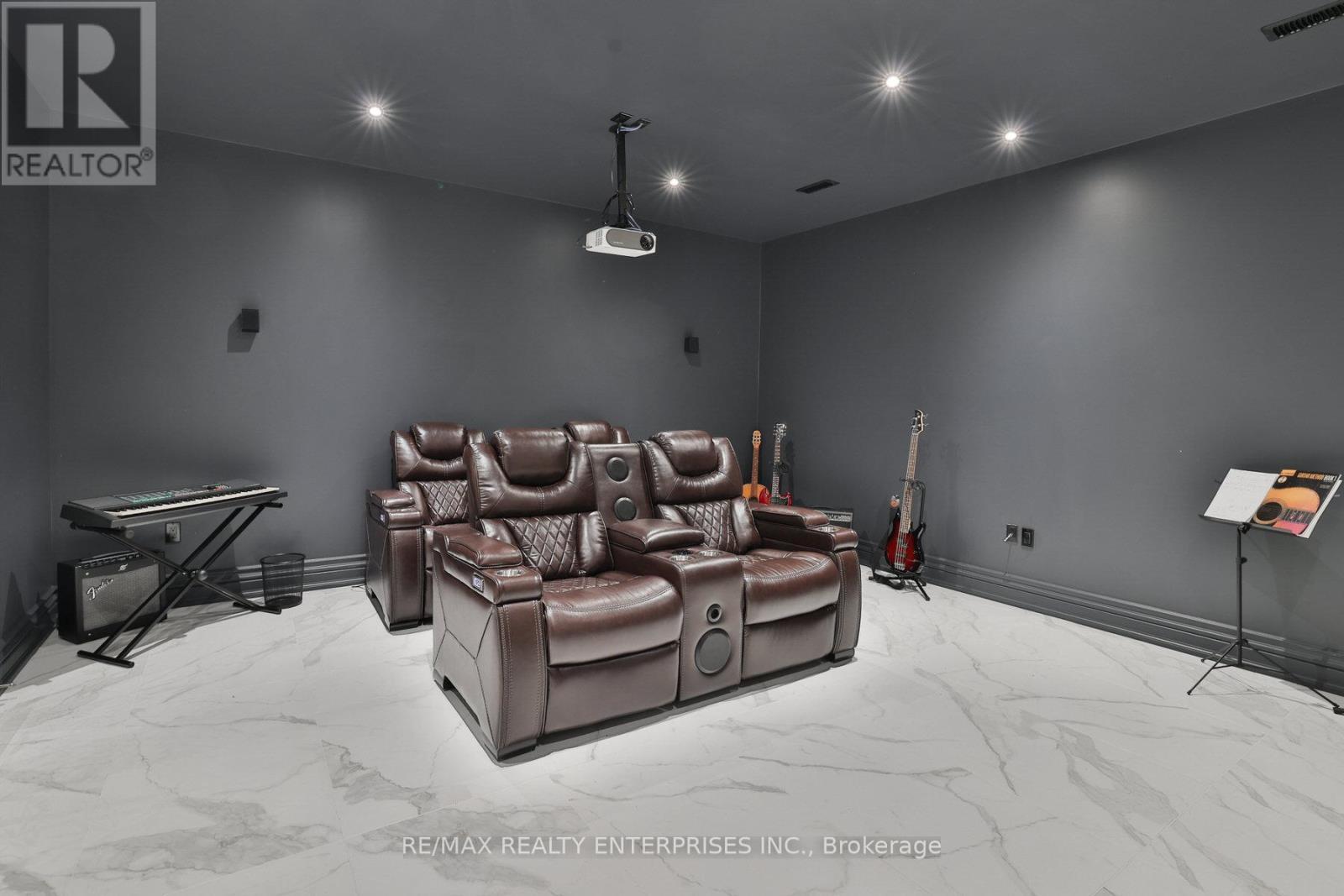 1511 Broadmoor Avenue, Mississauga, ON - Indoor Photo Showing Other Room