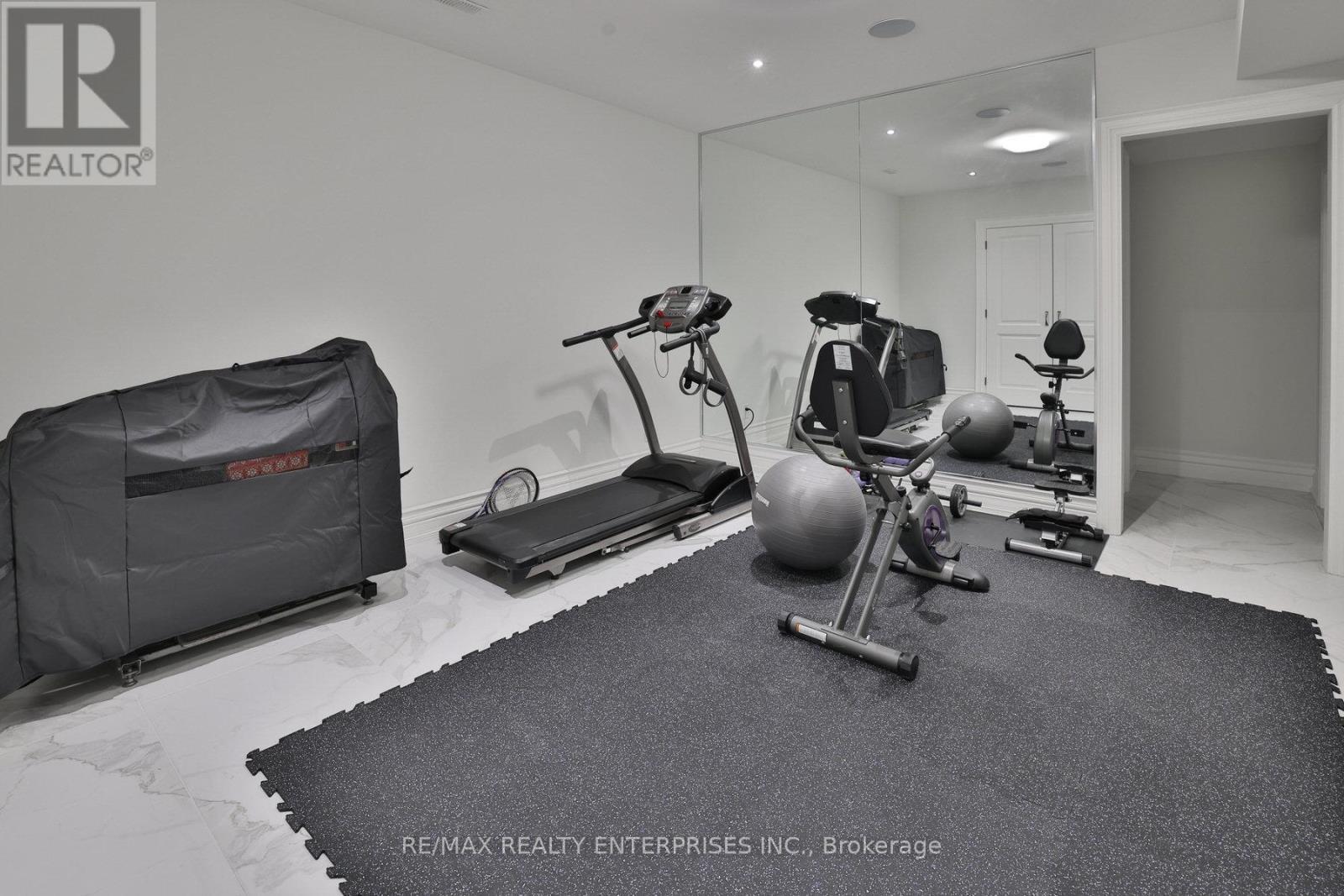 1511 Broadmoor Avenue, Mississauga, ON - Indoor Photo Showing Gym Room