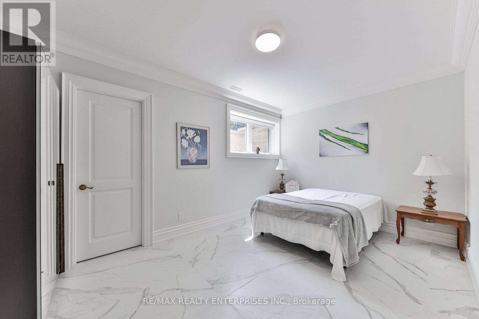 1511 Broadmoor Avenue, Mississauga, ON - Indoor Photo Showing Bedroom
