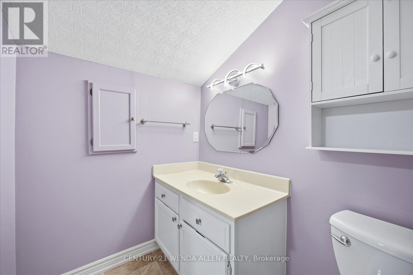 D16 - 1663 Nash Road, Clarington, ON - Indoor Photo Showing Bathroom