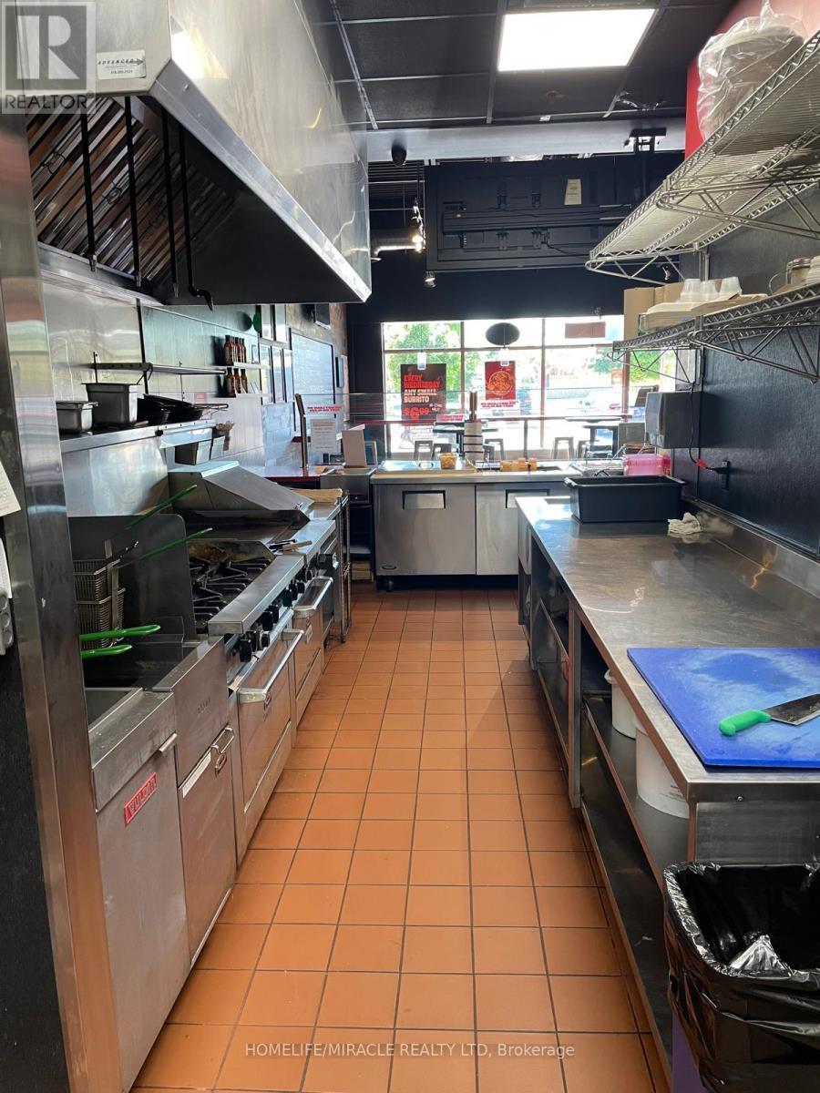 4 - 1403 King Street E, Clarington, ON