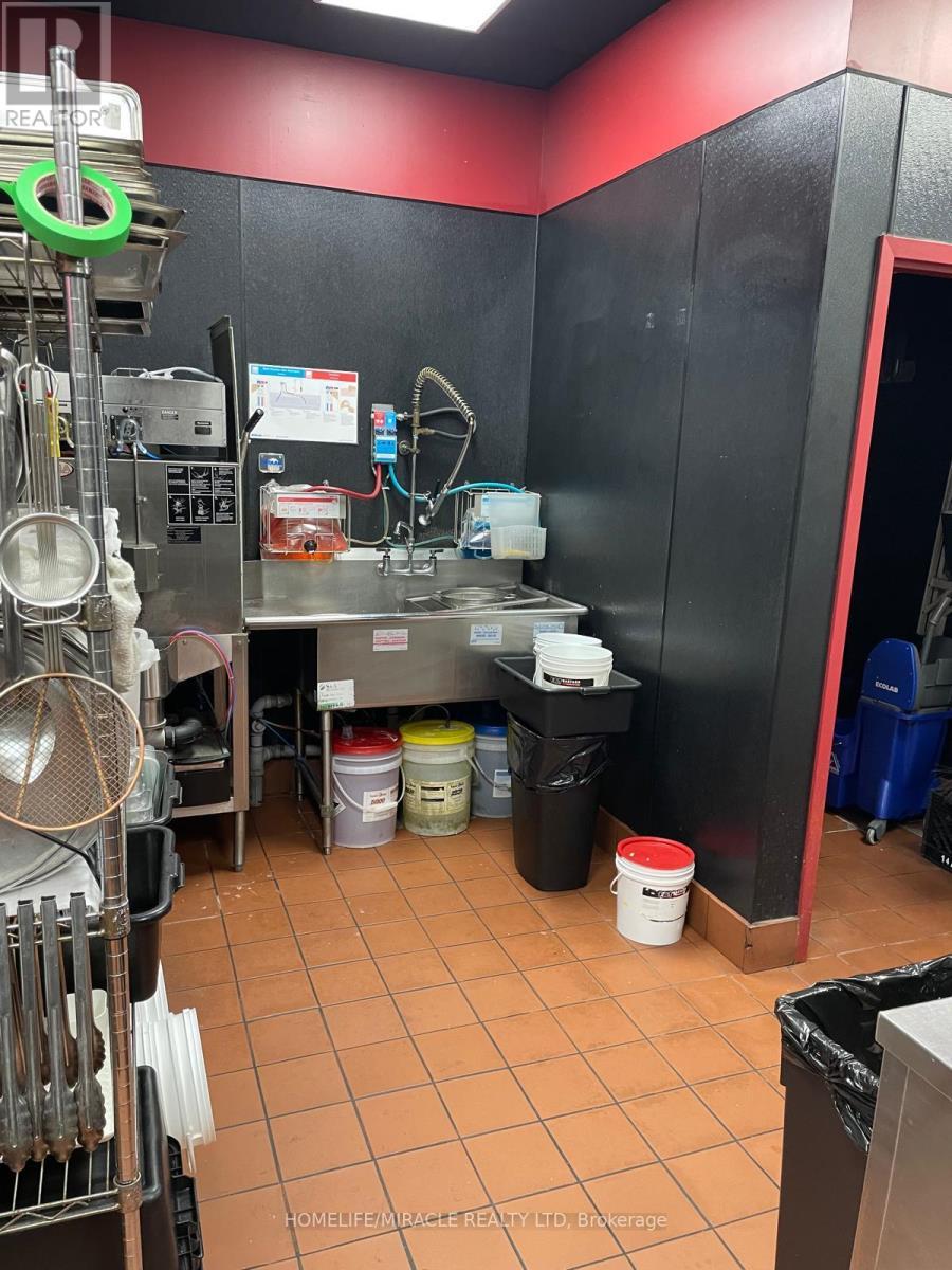 4 - 1403 King Street E, Clarington, ON