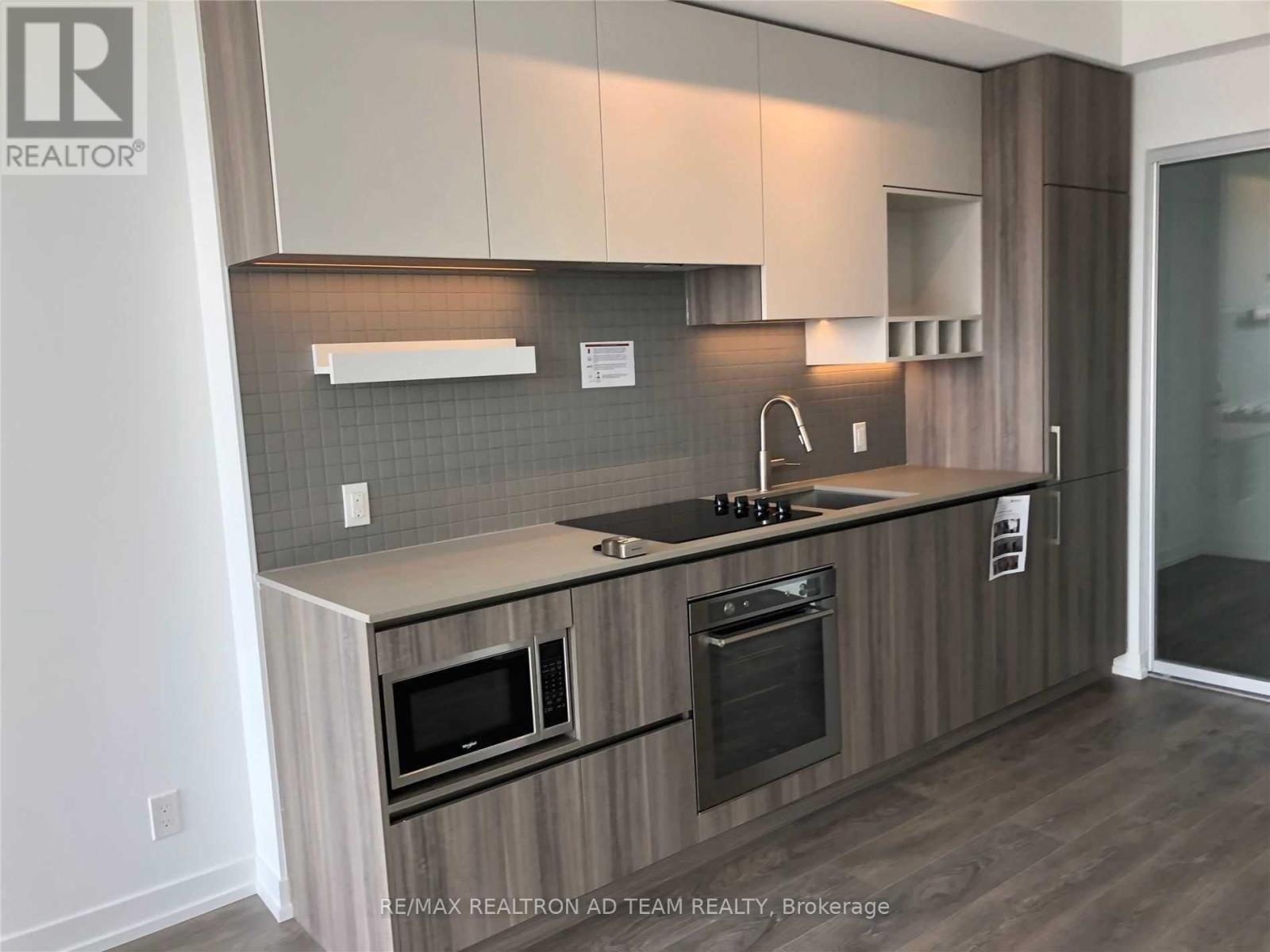 1806 - 5 Buttermill Avenue, Vaughan, ON - Indoor Photo Showing Kitchen With Double Sink